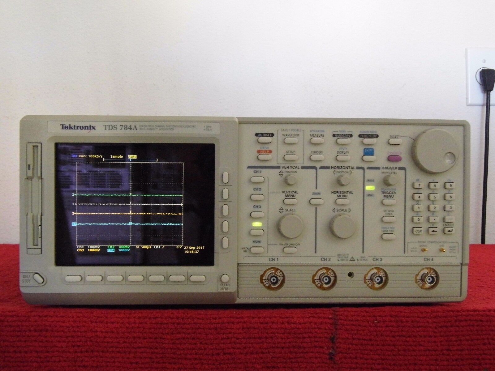 Tektronix TDS784A Oscilloscope 1GHz, 4GS/s Opt's 2F/1M NIST calibrated 8/2017 Tektronix TDS784A Oscilloscope 1GHz, 4GS/s Opt's 2F/1M NIST calibrated 8/2017